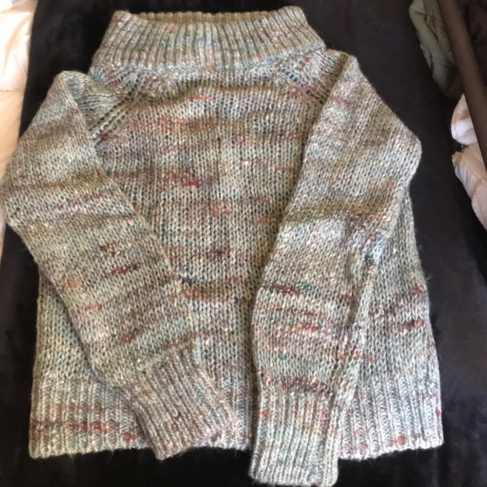 Anthropologie green sweater